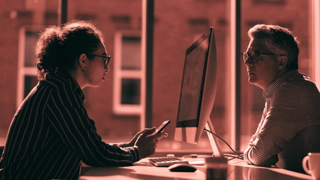 Claude AI: The Conversational Assistant Reshaping How Knowledge Workers Think and Produce